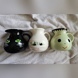 Temp-Tations Seasonal Halloween Pitchers Set